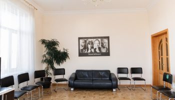 Погодинна оренда кабінетів психолога у Києві • 2024 • RoomRoom 2