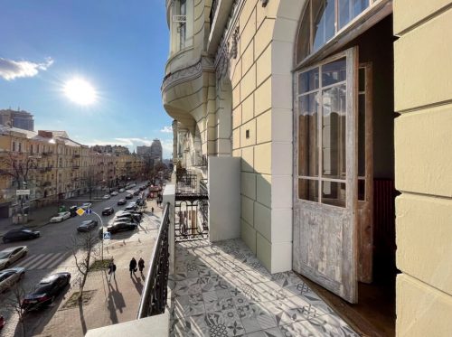 OPERA7 - фотостудія з балконами у центрі Києва • 2024 • RoomRoom 9
