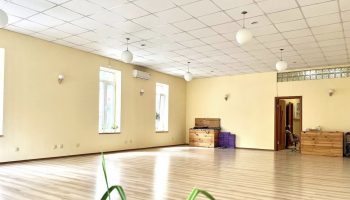 Погодинна оренда залу для медитації та йоги в Україні • 2024 • RoomRoom 4