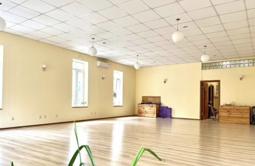 Аюрведа - студія йоги з 3 світлими залами у Києві • 2024 • RoomRoom 1
